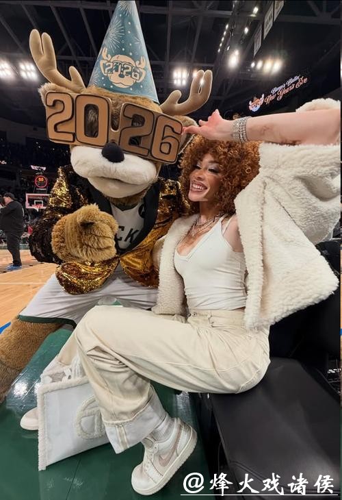 库兹马未婚妻温妮亲临现场观看雄鹿险胜湖人,赛季多次助威引猜测好事将近? 库兹马未婚妻温妮亲临现场观看雄鹿险胜湖人,赛季多次助威引猜测好事将近?